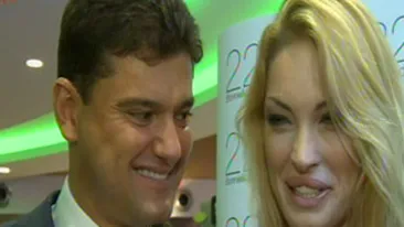 Cristian Boureanu isi da acordul pentru fiecare tinuta pe care o imbraca sotia lui: Cine se uita la Valentina ramane cu uitatul