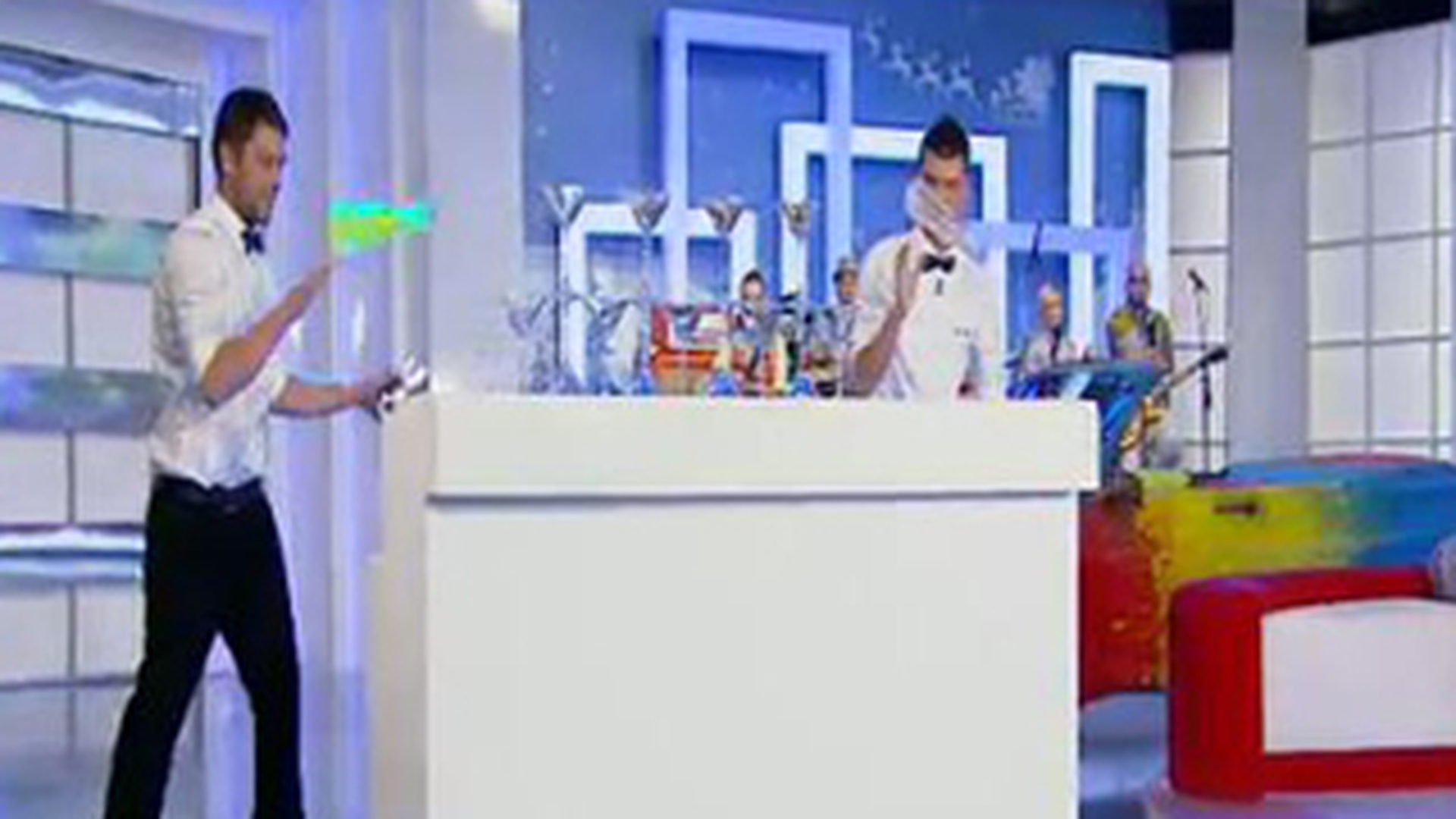 Valentin Luca de la "Romanii au talent" divulga secretul reusitei sale: "Am luat niste sticle din sticla si le infasuram in banda sa se sparga mai greu"