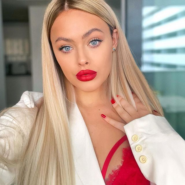 Iulia e sexy în orice decor/ Sursă foto: Instagram.com