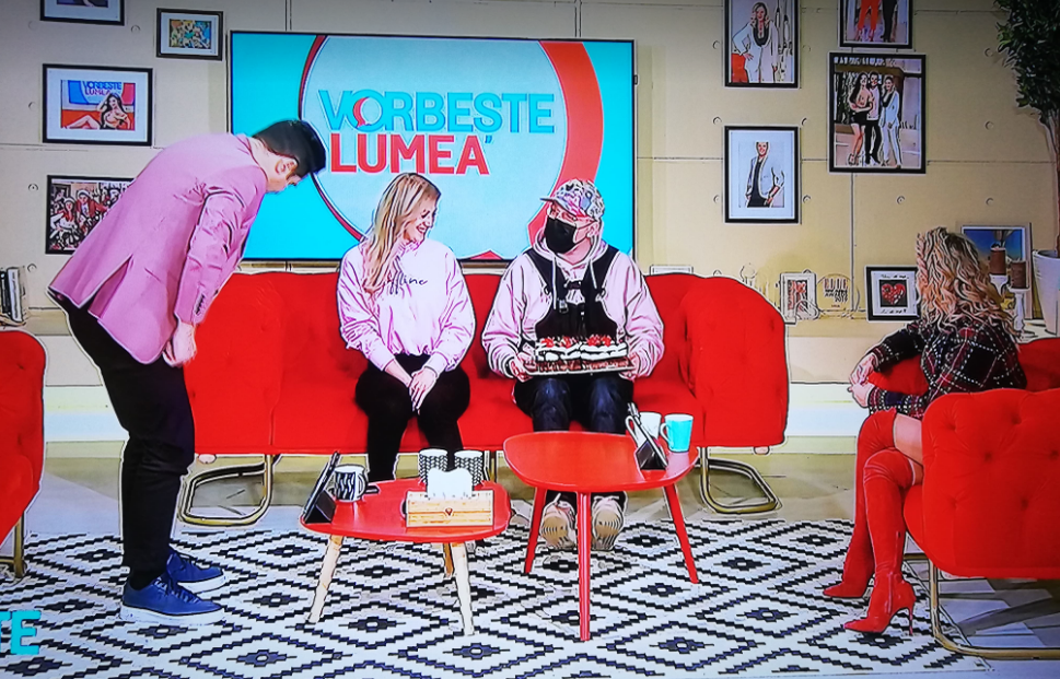 What's Up și Alice au dat cărțile pe față