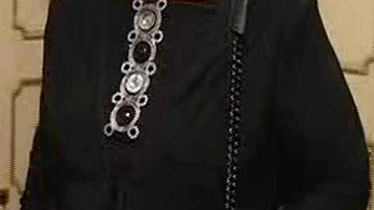 Teo Trandafir, clienta fidela a unei clinici medicale de lux! Face tratamente corporale ca sa scape de cicatricile de la operatii