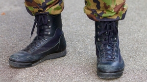 Scandalul bocancilor românești inflamează Austria. Militarii lor se plâng că nu sunt buni