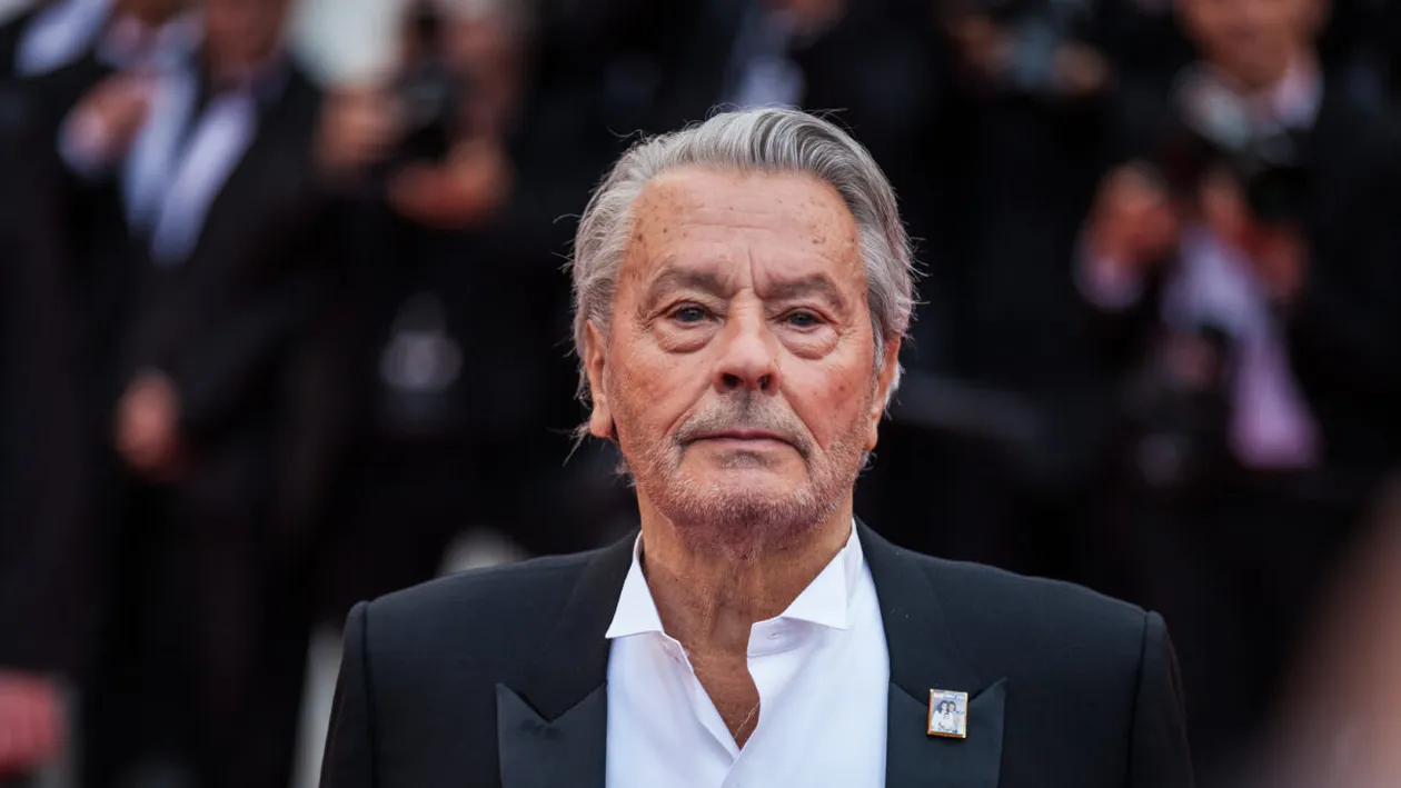 Fotografie rară cu Alain Delon. Cum a fost surprins celebrul actor de fiica lui, la 88 de ani