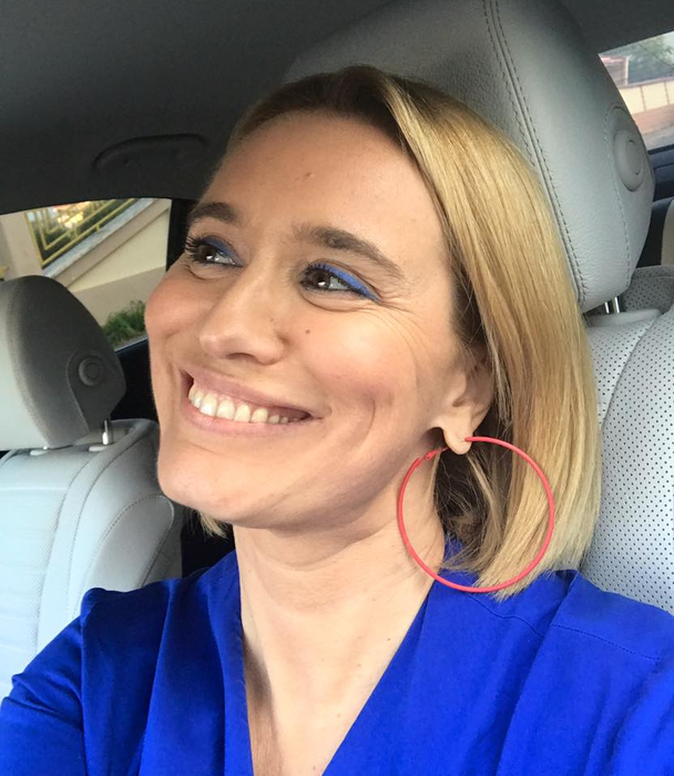 Andreea Esca, apariții impecabile la TV. Cât timp îi ia prezentatoarei să arate așa