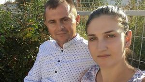 Ce mesaje halucinante îi lăsase militarul criminal pe cutiile de pantofi iubitei pe care a ucis-o!