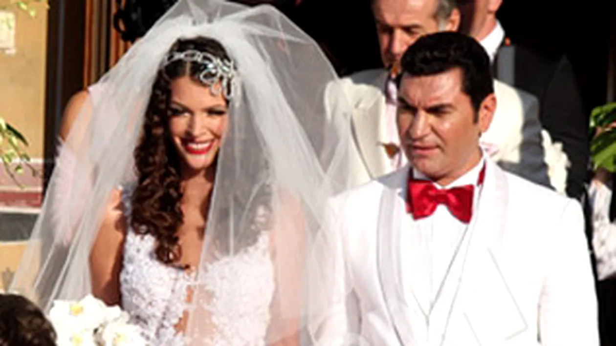 VIDEO DE SENZATIE! Uite valsul miresei de la nunta lui Cristi Borcea! Dinamovistul a luat-o pe sus pe sotia lui
