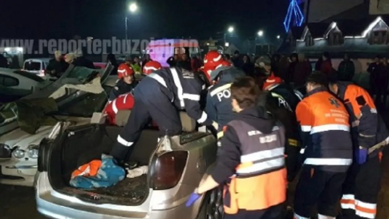 Grav accident de circulație în Buzău. Șase victime și trei mașini făcute zob | VIDEO