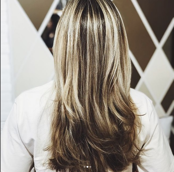 Simona Halep și-a schimbat look-ul! Tenismena s-a lăsat pe mâinile lui Sorin Stratulat, hair-stylist-ul vedetelor