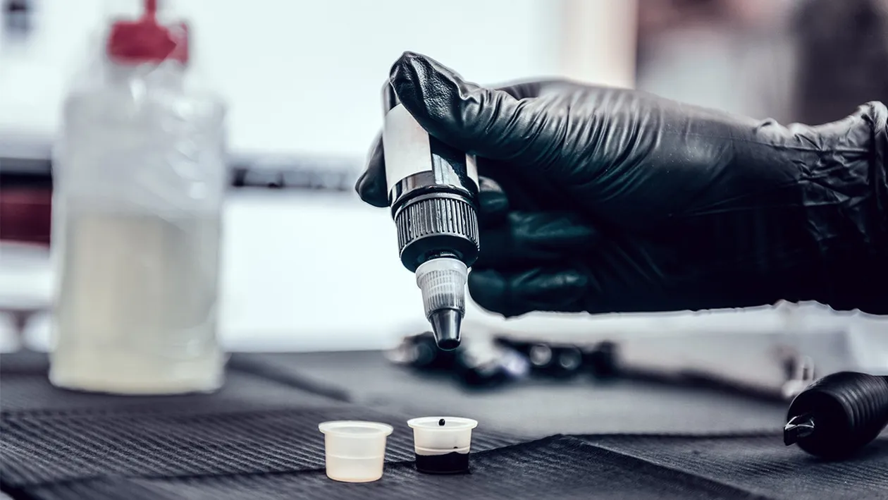 (P) Tatuaje și piercing: cum alegi salonul și artistul potrivit