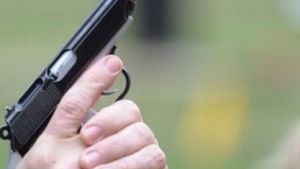 Incident în trafic la Galaţi! Un bărbat care conducea fără permis a fost împuşcat accidental de un poliţist