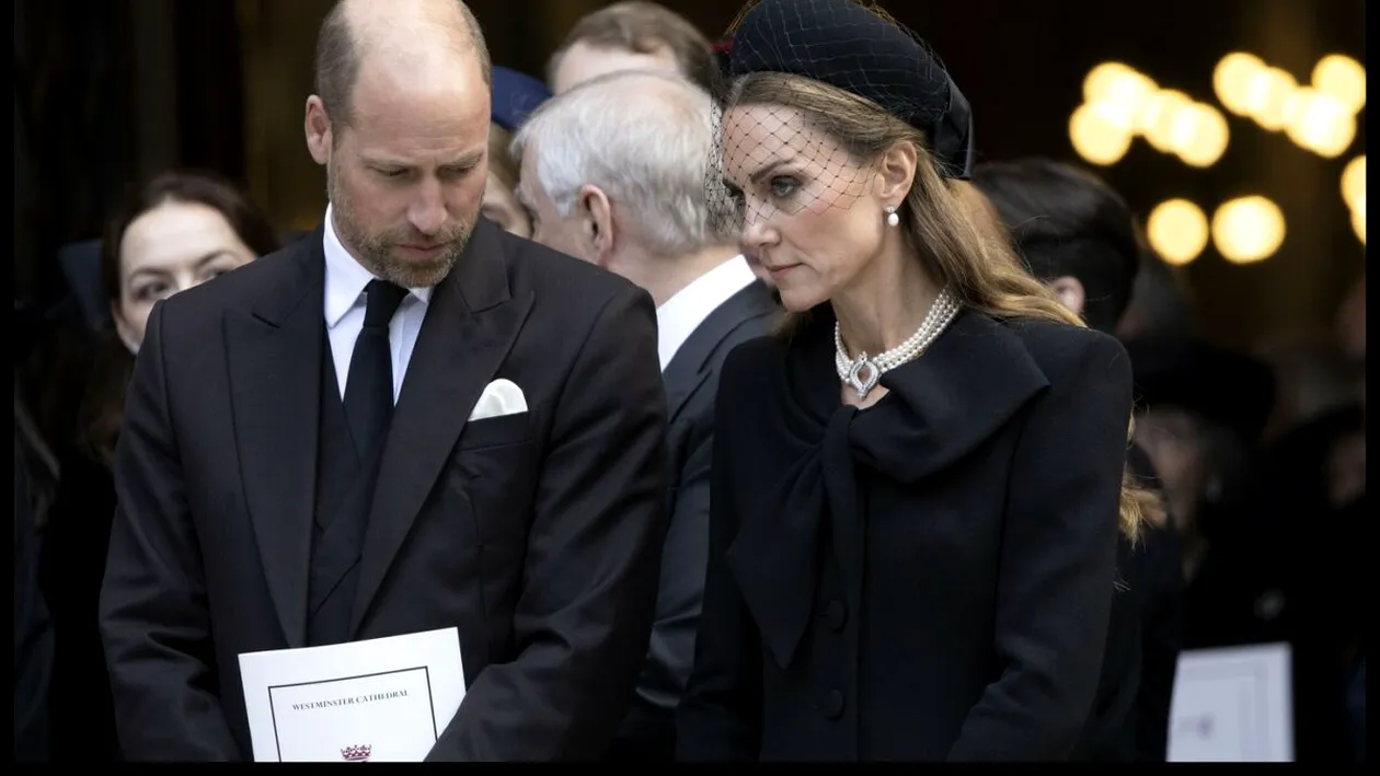 Apariția îngrijorătoare a lui Kate Middleon. Fanii s-au speriat să o vadă așa la înmormântarea Ducesei de Kent