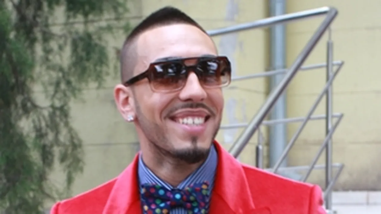 Cristina, tanara care a sustinut ca s-a iubit cu celebrul cantaret, traieste un cosmar: agresata si umilita dupa ce a declarat ca este insarcinata cu Alex Velea!