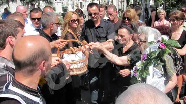 Petru Mircea a uitat-o pe Madalina Manole? Doar parintii si  cativa apropiati au fost la parastasul de un an al artistei