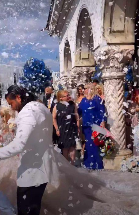Mama Andei Adam i-a fost alături la nuntă/ Sursa foto: Captură video
