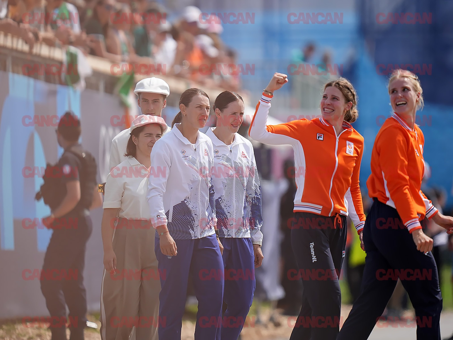 Ionela Cozmiuc și Gianina van Groningen au câștigat medalia argint în finala de dublu vâsle categorie ușoară/ sursă foto: CANCAN.RO