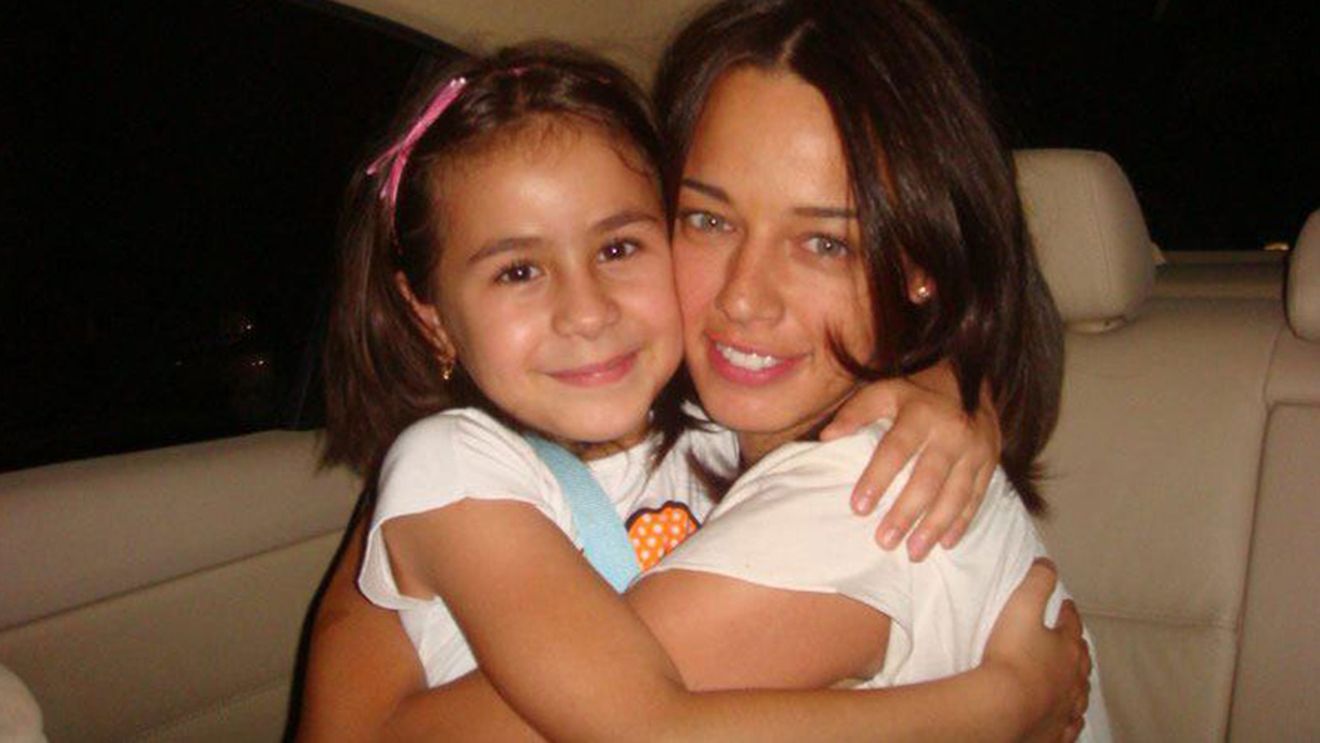 Fetița adoptată de Andreea Raicu a născut. Maria trăiește acum în Constanța și e de nerecunoscut