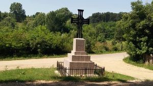 Monument ridicat în cinstea... asfaltării, într-un sat din Dolj unde nu există asfalt