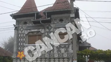 Descinderi la patru palate din Strehaia