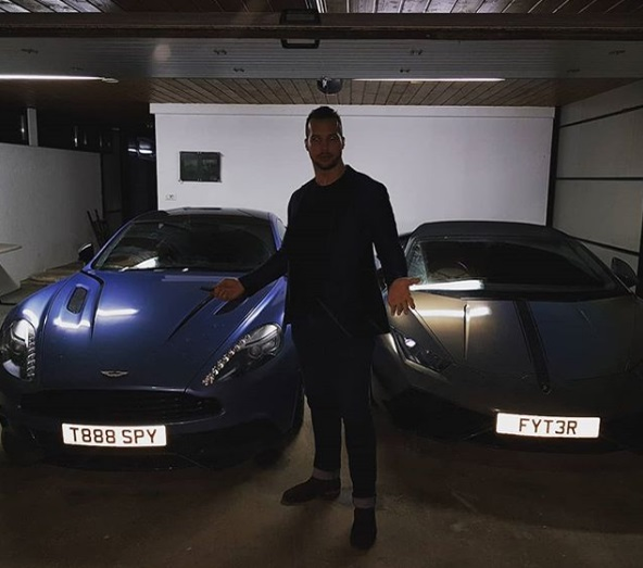 În România, Tristan Tate deține mai mulți bolizi de lux