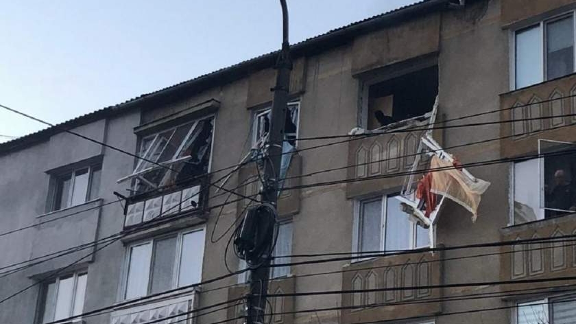 Militarul care și-a aruncat casa în aer, în Bistrița, a murit