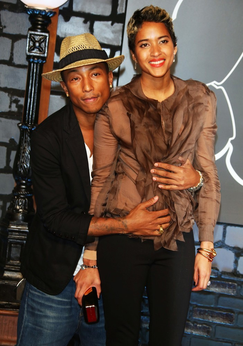 Celebrul cântăreţ american PHARELL WILLIAMS a devenit tătic de tripleţi!