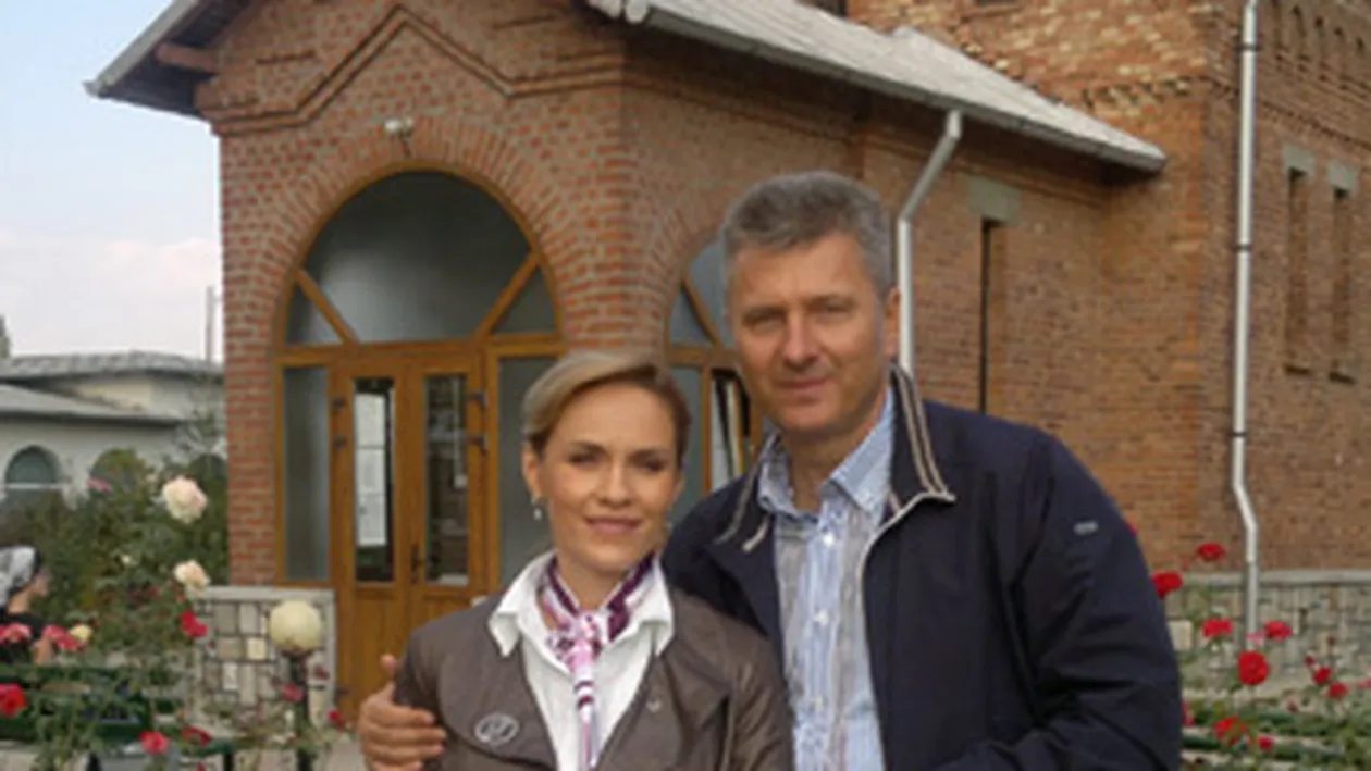 Gabi Firea si Florin Pandele pastreaza traditia. S-au dus duminica la manastire