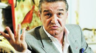 Dupa ce l-a amenintat pe portar cu bataia. Gigi s-a impacat cu Dani Coman in trafic