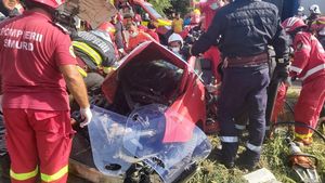 Accident grav în Prahova! Două autoturisme și o autobasculantă au intrat în coliziune. Un copil a fost preluat de elicopterul SMURD
