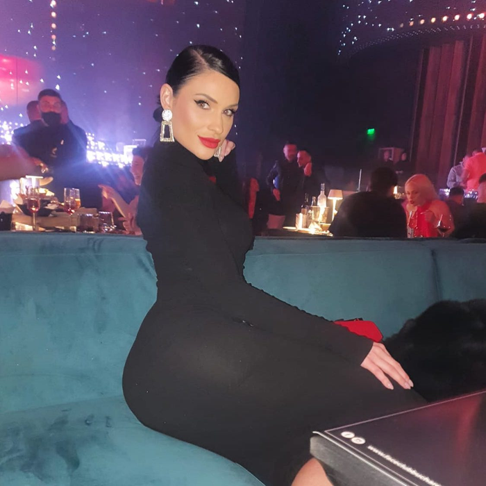 Ramona, o cunoscută animatoare într-un club din București
