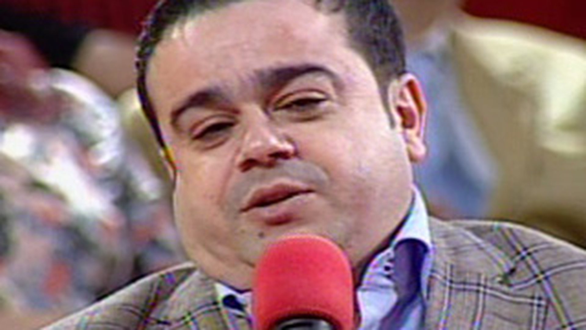 VIDEO Adi Minune a comis-o din nou!!! Asculta-l cum canta Ai Se Eu Te Pego - in limba portugheza, alaturi de lautari