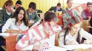 Liceenii din familii sarace vor primi lunar 180 de lei