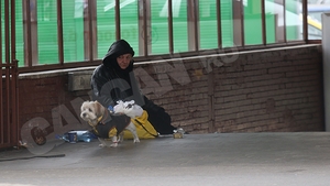  ”Din banii aceştia, plătesc…” Cerşetoarea de la metrou a recunoscut cât câştigă în fiecare zi