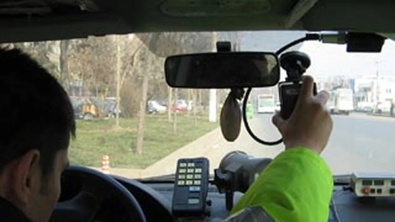 Un sofer a fost surprins de radar cu 200 kilometri la ora pe un drum national!