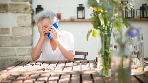 Drama prin care trece Jana la 71 de ani. Românca a ajuns la azil, după ce propria-i fiică i-a vândut casa