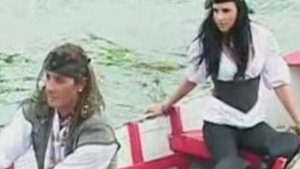 VIDEO Radu Mazare l-a interpretat pe Jack Sparrow intr-un pictorial pentru o revista!
