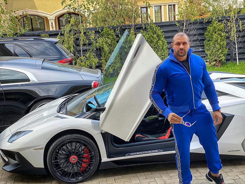 Adevărul despre relația lui Carmen de la Sălciua cu Alex Bodi: “Îi trimitea poze cu ea și mesaje”. Artista i-a împrumutat Lamborghini-ul cu 2.000 de euro