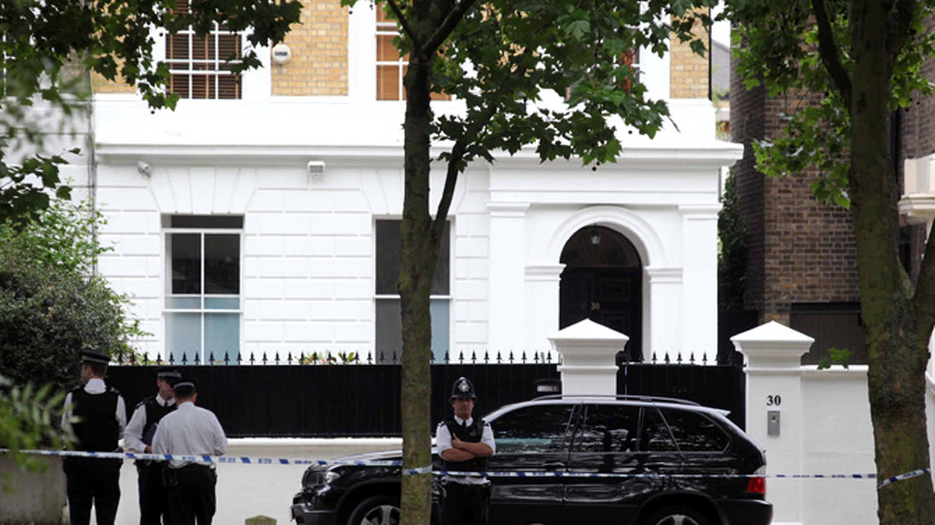 Casa lui Amy Winehouse din Londra a fost sparta! VEZI ce a fost furat