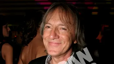 Mihai Constantinescu sta tot cu chirie dupa ce a fost dat afara din casa, insa a gasit puterea de a merge mai departe: Ma descurc! Intereseaza pe cineva ce fac? Incerc sa nu ma plang