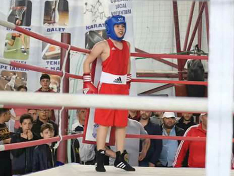 Ionuţ Full este un puşti de mare viitor al boxului românesc