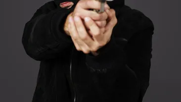 Adrian Cristea a terorizat o vanzatoare! Pentru ca nu a fost servit cu o cafea, a tras cu pistolul!
