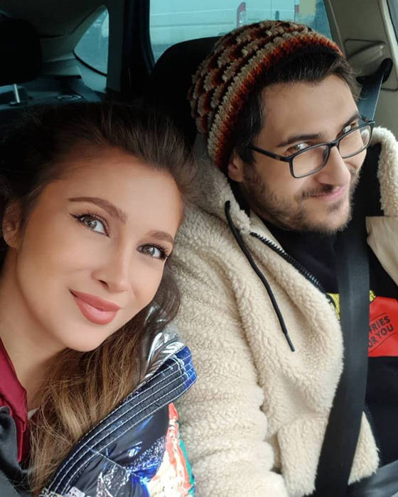 Câte operații estetice și-a făcut Lora de când a debutat! Cântăreața și-a modificat și dantura