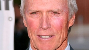 Clint Eastwood, in varsta de 84 de ani, are o noua iubita: "Locuieste deja cu el"