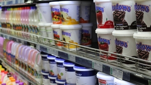Cum citești corect eticheta cu termenul de valabilitate al produselor din supermaket. La ce trebuie să fii atent