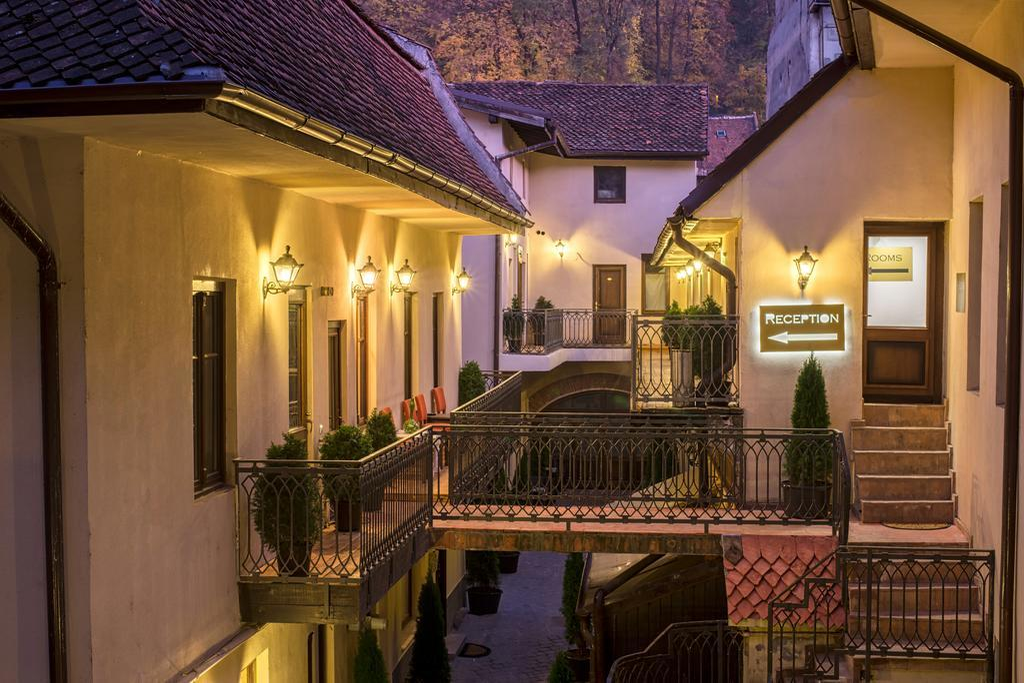 Valentine’s Day 2018! Cât costă o cameră în hotelul Simonei Halep de Ziua Îndrăgosţilor