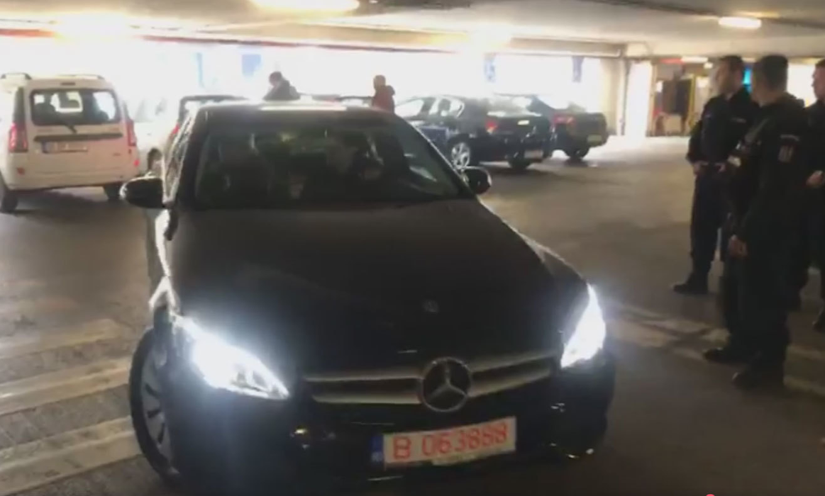 Simona Halep, luată de la aeroport cu o limuzină de zeci de mii de euro