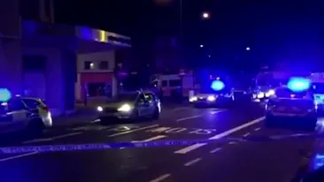 Un nou atac a avut loc la Londra! O maşină a intrat în 10 pietoni aflaţi în faţa unei moschei