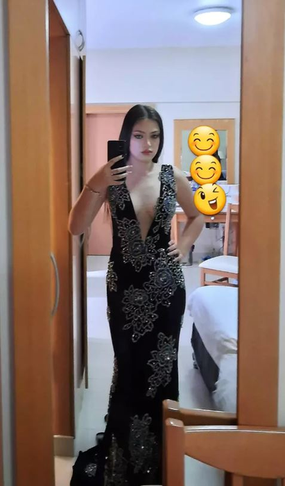Adina Asăvoaiei a devenit mămică pentru prima oară! ”Păpușa de la Glina” ar fi născut în mare secret la doar 17 ani