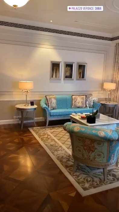 Bianca Drăgușanu și soțul ei, cadou de lux pentru Cătălin Botezatu! Ce i-a scris vedeta pe cutia în care era darul pentru designer