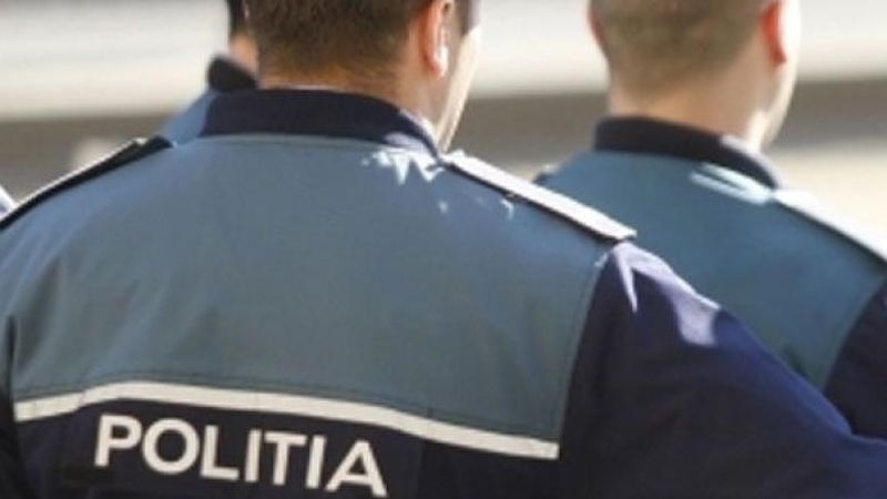 Confruntări violente în Codlea! Doi polițiști au fost grav răniți și transportați la spital