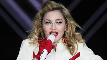 Madonna, pedepsita pentru ca a trimis SMS-uri la cinematograf! Vezi ce interdictie a primit cântăreaţa